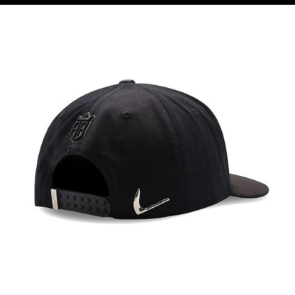 Cap “Gallero” Black/Dark,”Hoy platique con mi gallo”, with pin